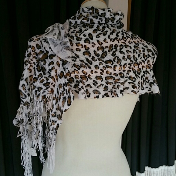 Animal print scarf - Picture 2 of 5